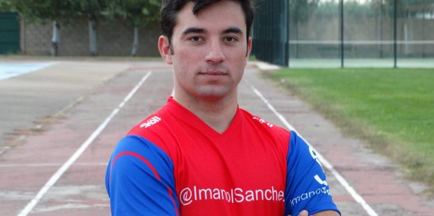 imanol-sanchez-con-equipacion-skoll