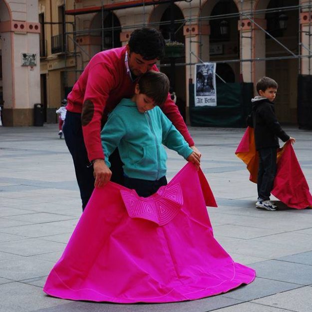 1926637_595622487182519_144498595_n