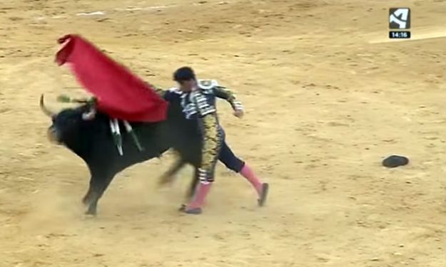 Imanol Sánchez corta la única oreja en Huesca
