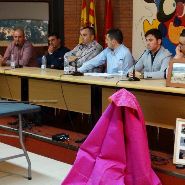 charla-taurina-miralbueno