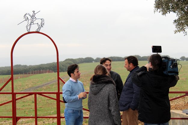 imanol-sanchez-juan-iranzo-y-jose-luis-marcuello-ante-los-medios