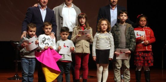 Imanol Sánchez, Juan Iranzo y ALberto joven en la presentación del libro toros para niños Pedrola