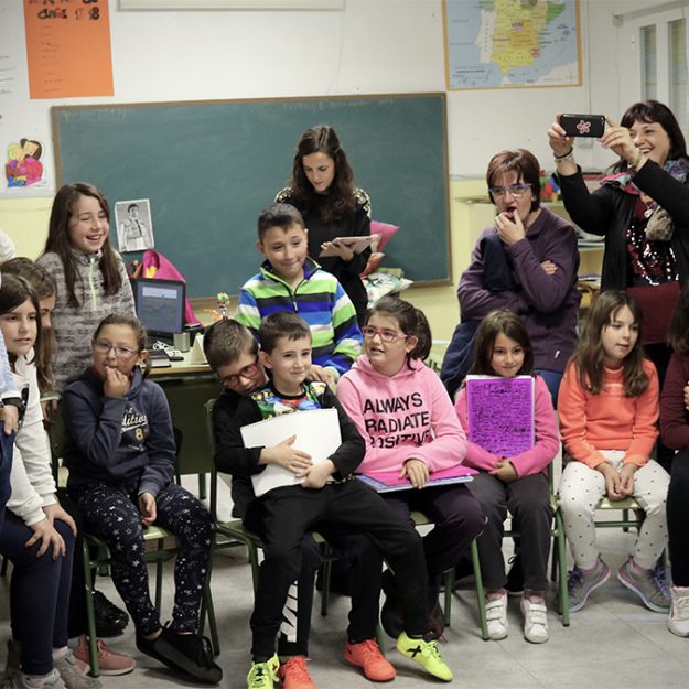 El torero Imanol Sánchez en el colegio de Villalengua