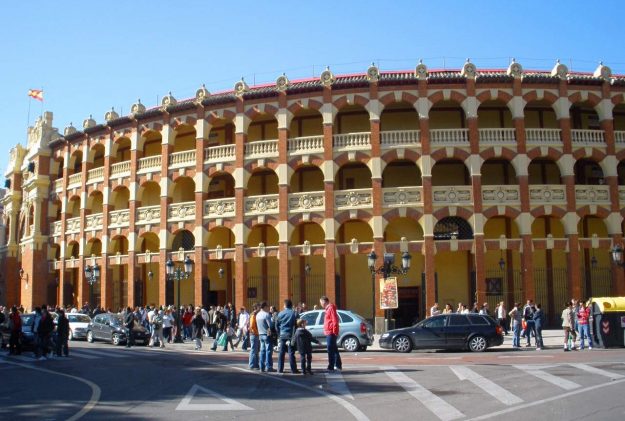 Zaragoza_-_Plaza_de_Toros_4