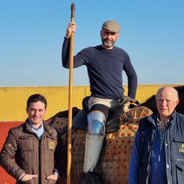 Mariano Ruíz, Imanol Sánchez, Sangüesa y Alfredo Íñiguez antes de comenzar el tentadero